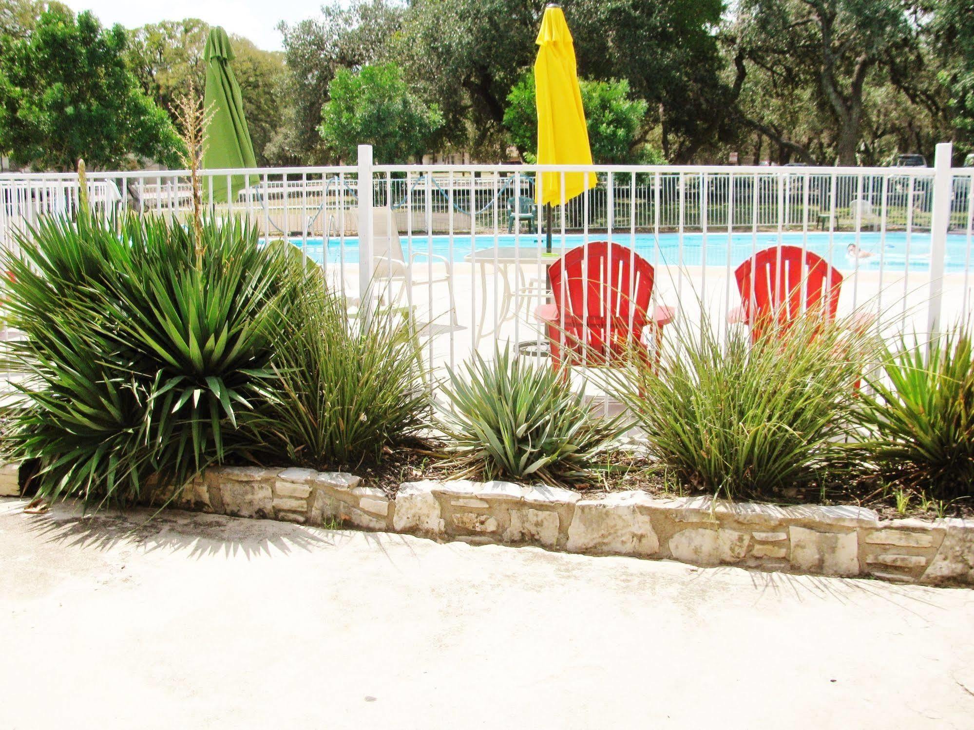 The Lodge At Cypress Falls Wimberley Exterior foto