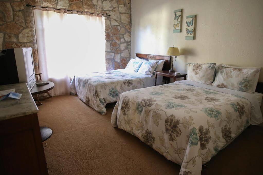 The Lodge At Cypress Falls Wimberley Exterior foto