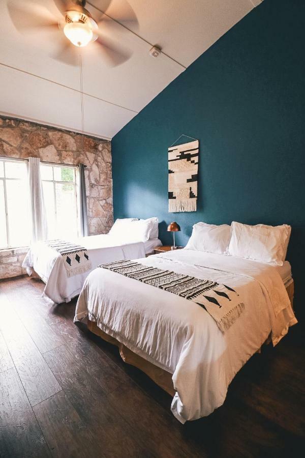 The Lodge At Cypress Falls Wimberley Exterior foto